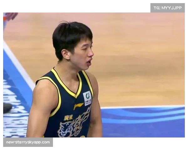 徐杰重回持球大核位置 广东后场轮换角色重新分配 徐杰重回持球大核位置 广东后场轮换角色重新分配